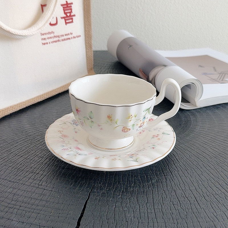 Coffee Tea Drawing - Złoty wzór kwiatowy, zestaw filiżanek i