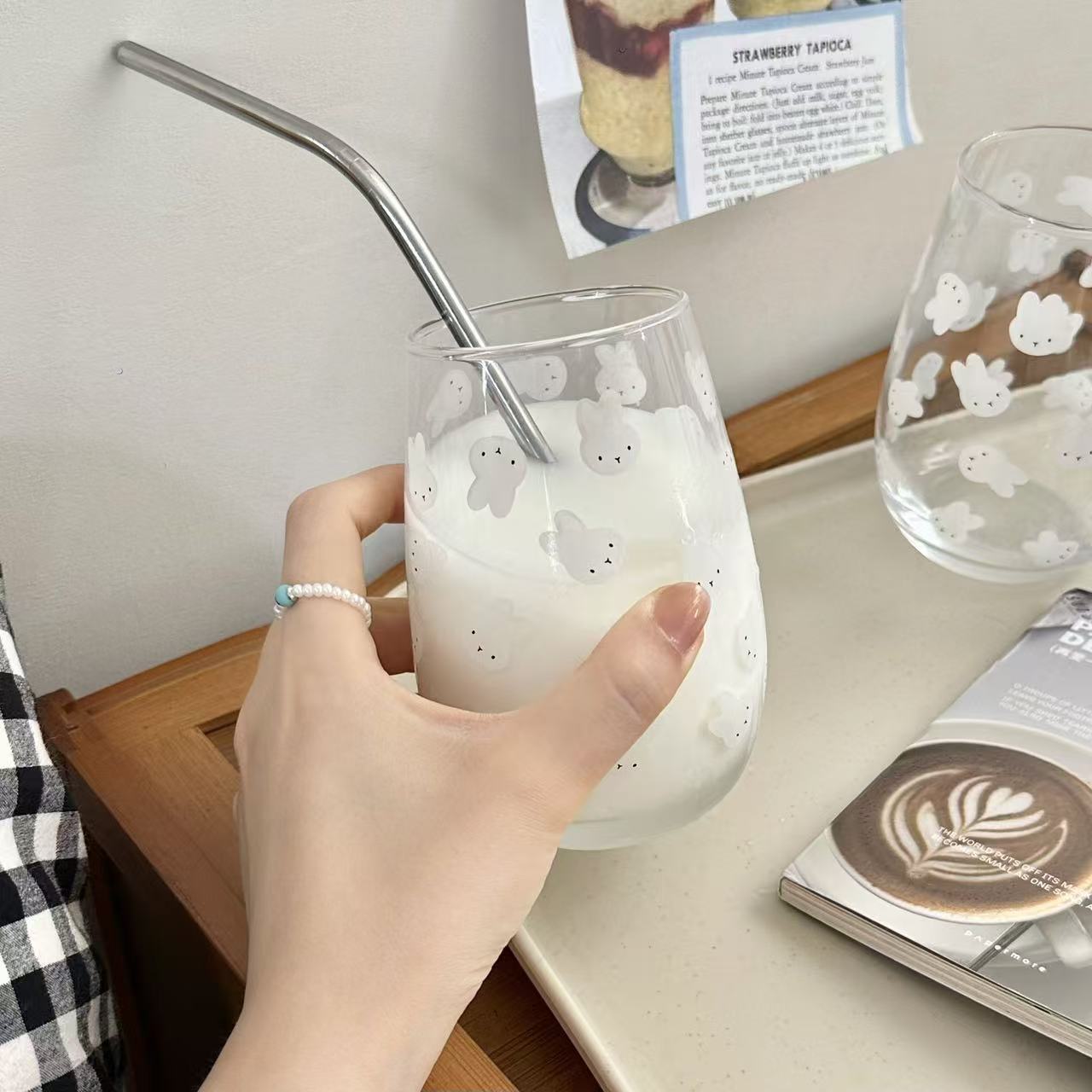 Uroczy szklany kubek z nadruki – Juice Tea Coffee recenzja i cena