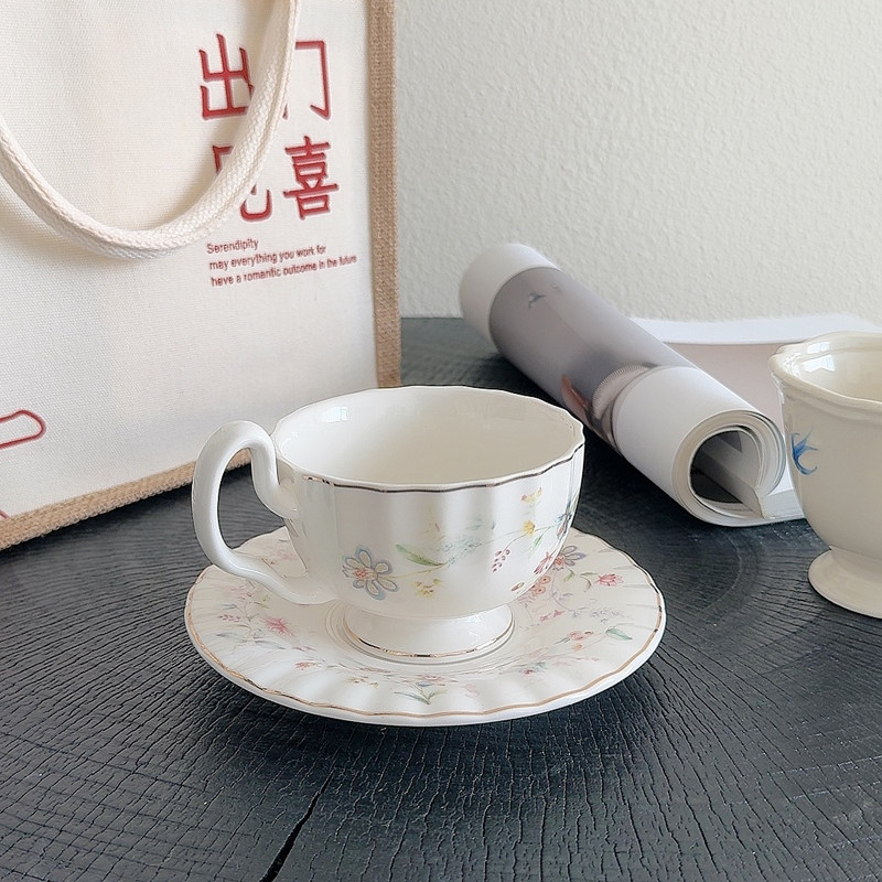Złoty wzór kwiatowy, zestaw fi – Coffee Tea Drawing recenzja i cena