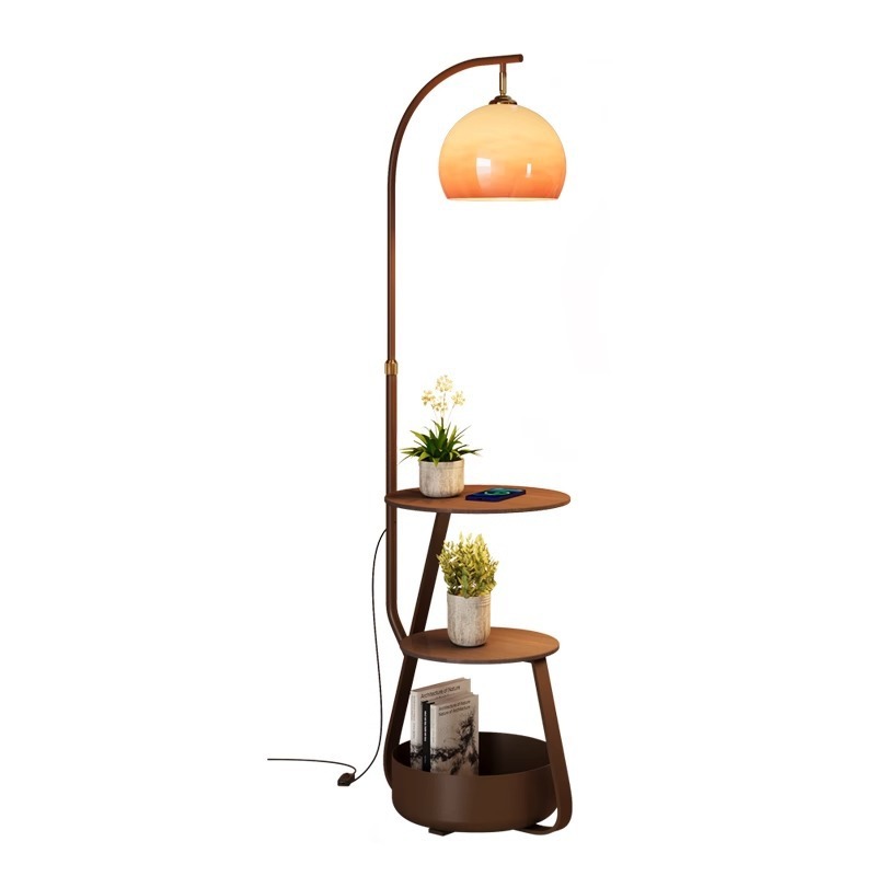 Lampa podłogowa, antyczny stol – Coffee & Tea Difabis recenzja i cena